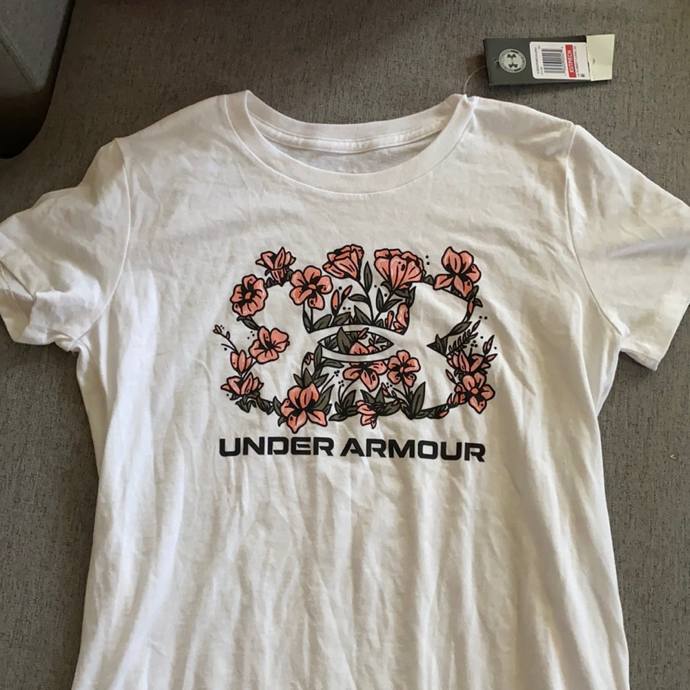 Women’s Under Armour Tshirt